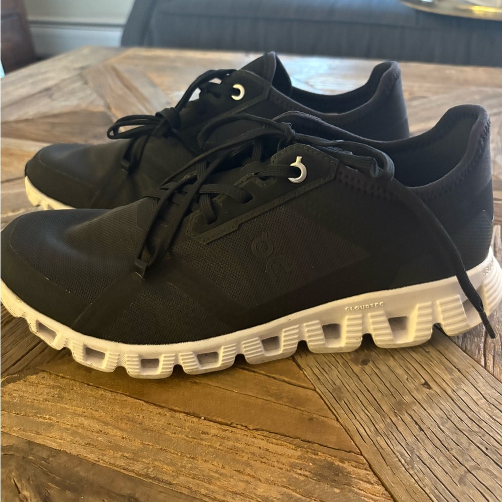 On Running Women’s Sneakers